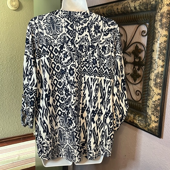EUC White Birch Top- so cute blue/ white abstract floral print Sz S - Picture 6 of 9